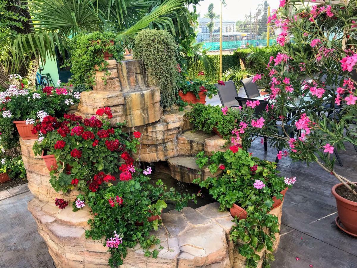 Oleander House And Tennis Club 써니비치 외부 사진
